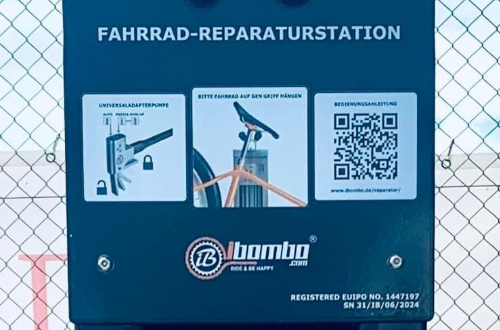 Erklärungsschild für Radlstation mit QR Code