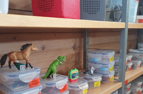 Boxen und Figuren für die Clever Tonies in der Bücherei Langenbach